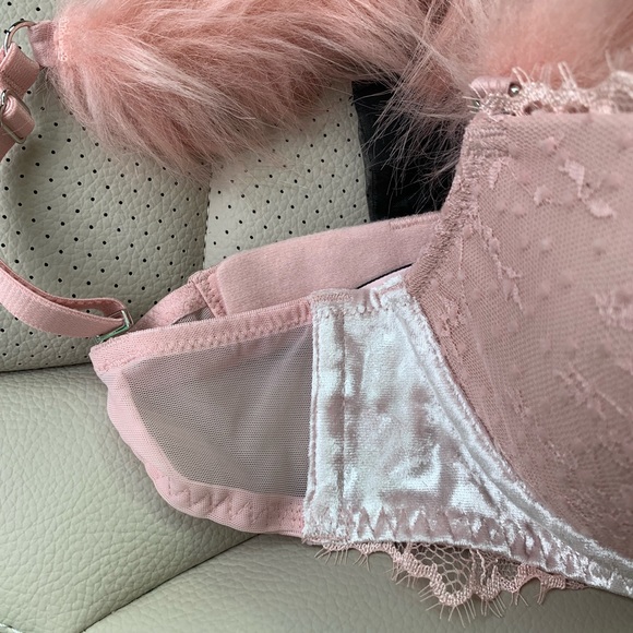 Victoria’s Secret pink angel dream Fur Bra - Picture 8 of 8